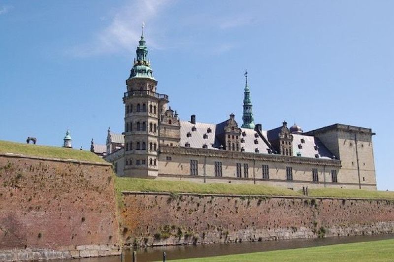 A castle in Helsingør, famous for its connection to Hamlet