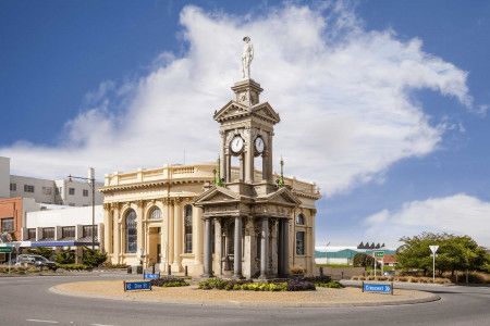 Boer War Memorial is a historical landmark in Invercargill.